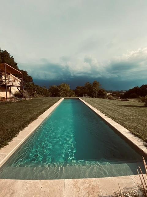 Maison Droles D'Oiseaux Plieux 外观 照片